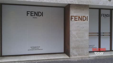 fendi chiude al vomero|FENDI .